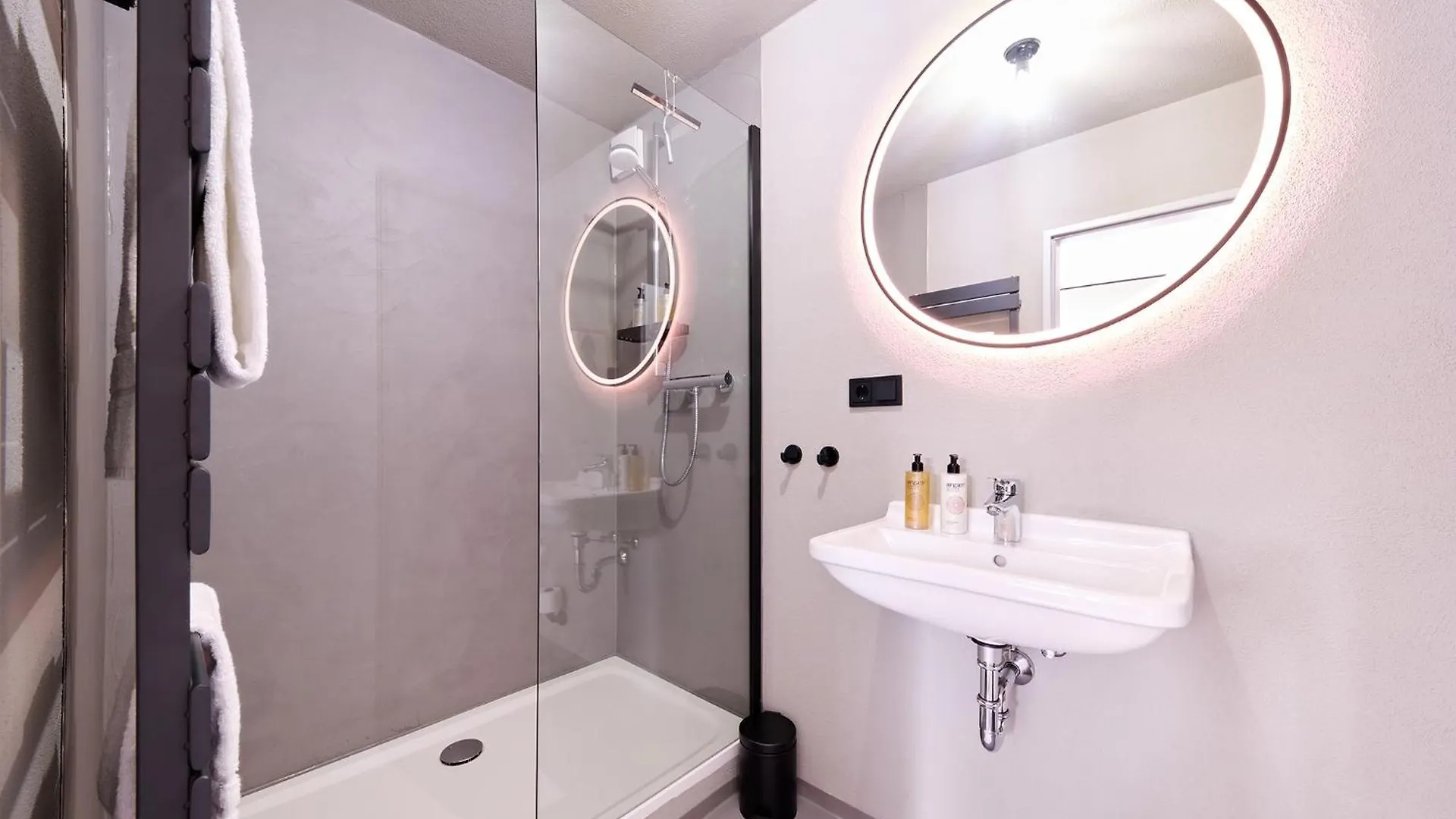 Xzllenz Kueche Bad S-Bahn Parken Smart-Tv Wellbeing Apartment Neunkirchen am Sand