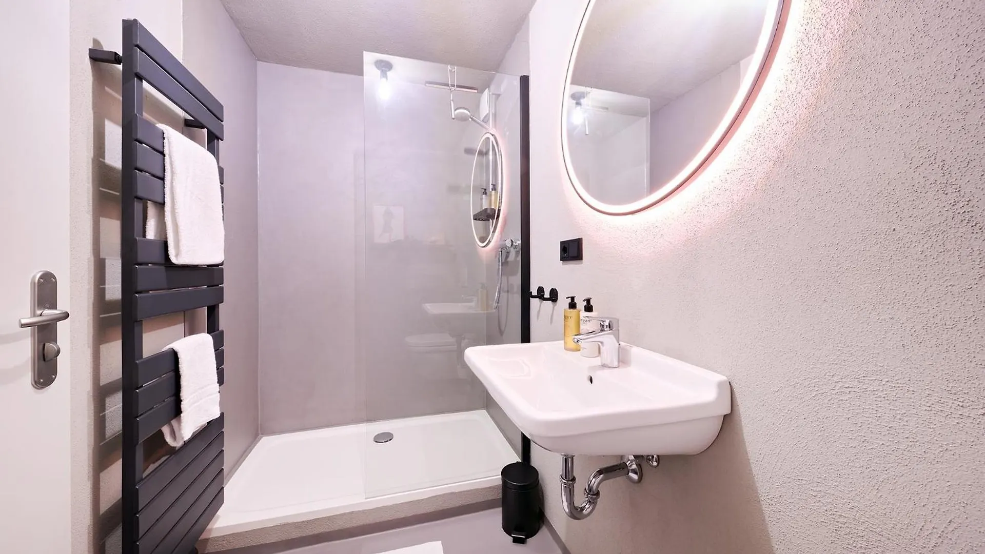 Xzllenz Kueche Bad S-Bahn Parken Smart-Tv Wellbeing Apartment Neunkirchen am Sand