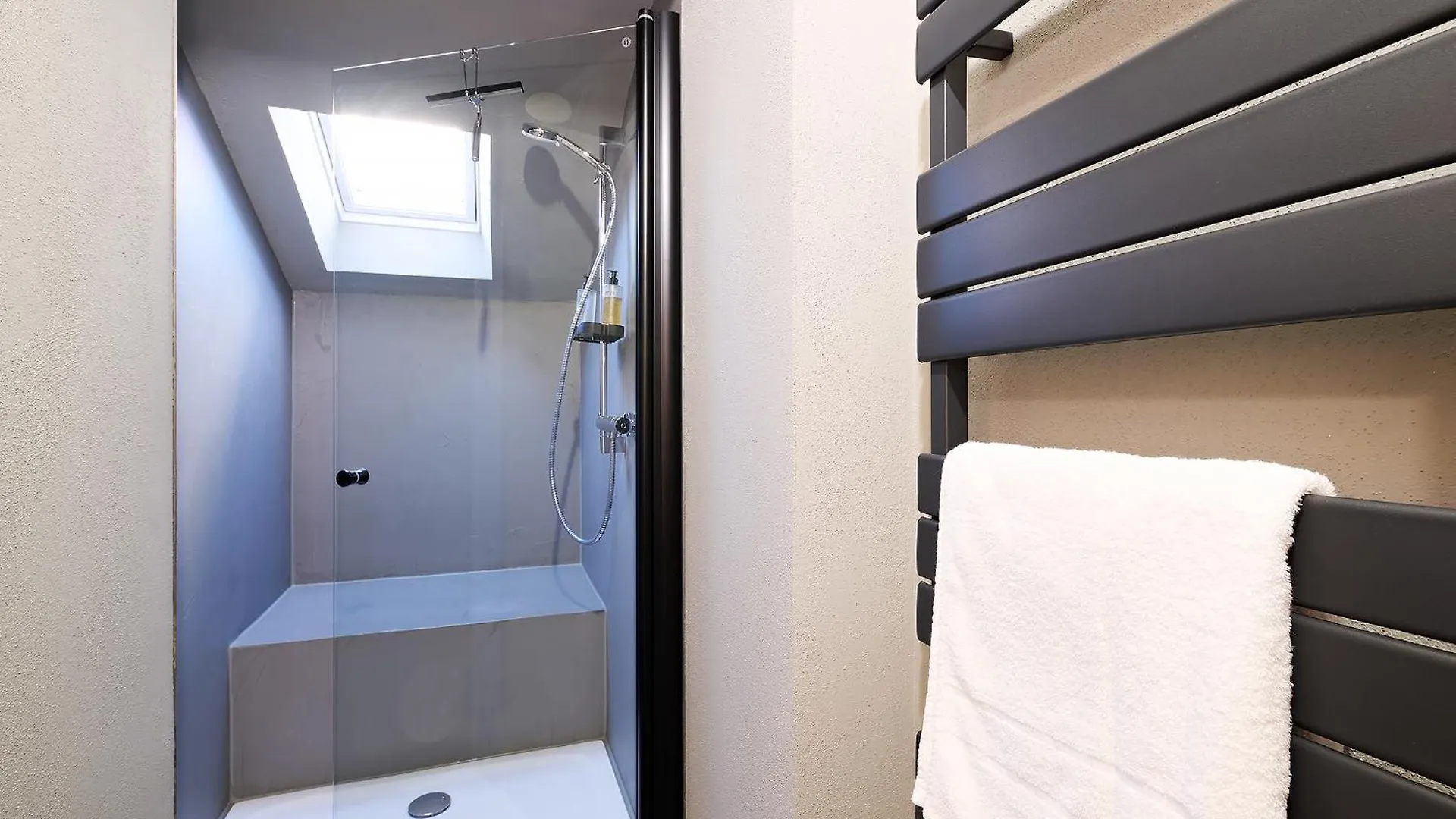 Xzllenz Kueche Bad S-Bahn Parken Smart-Tv Wellbeing Apartment Neunkirchen am Sand 0*,  Germany