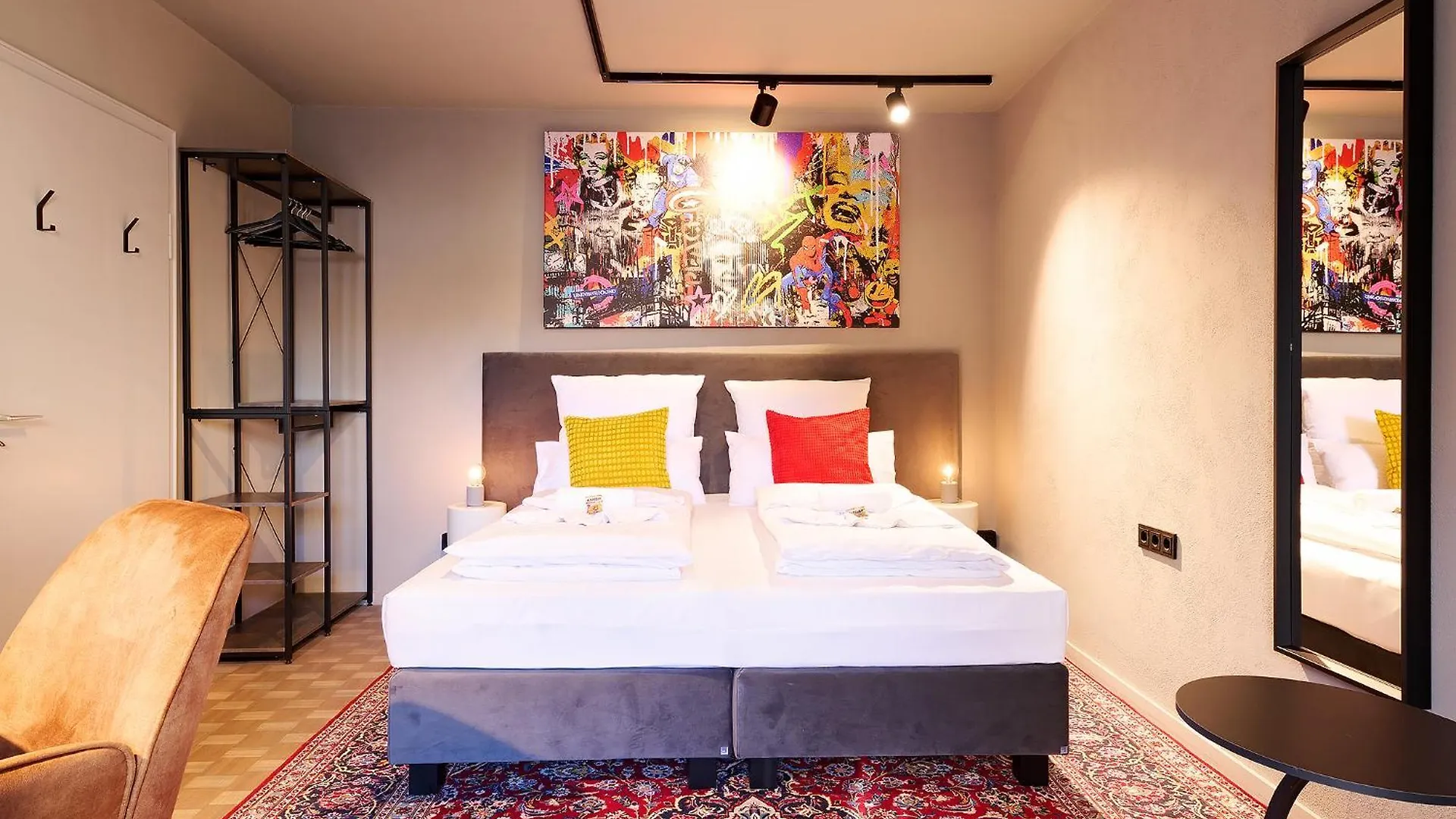 Apartment Ferienwohnung Xzllenz Kueche Bad S-Bahn Parken Smart-Tv Wellbeing Neunkirchen am Sand