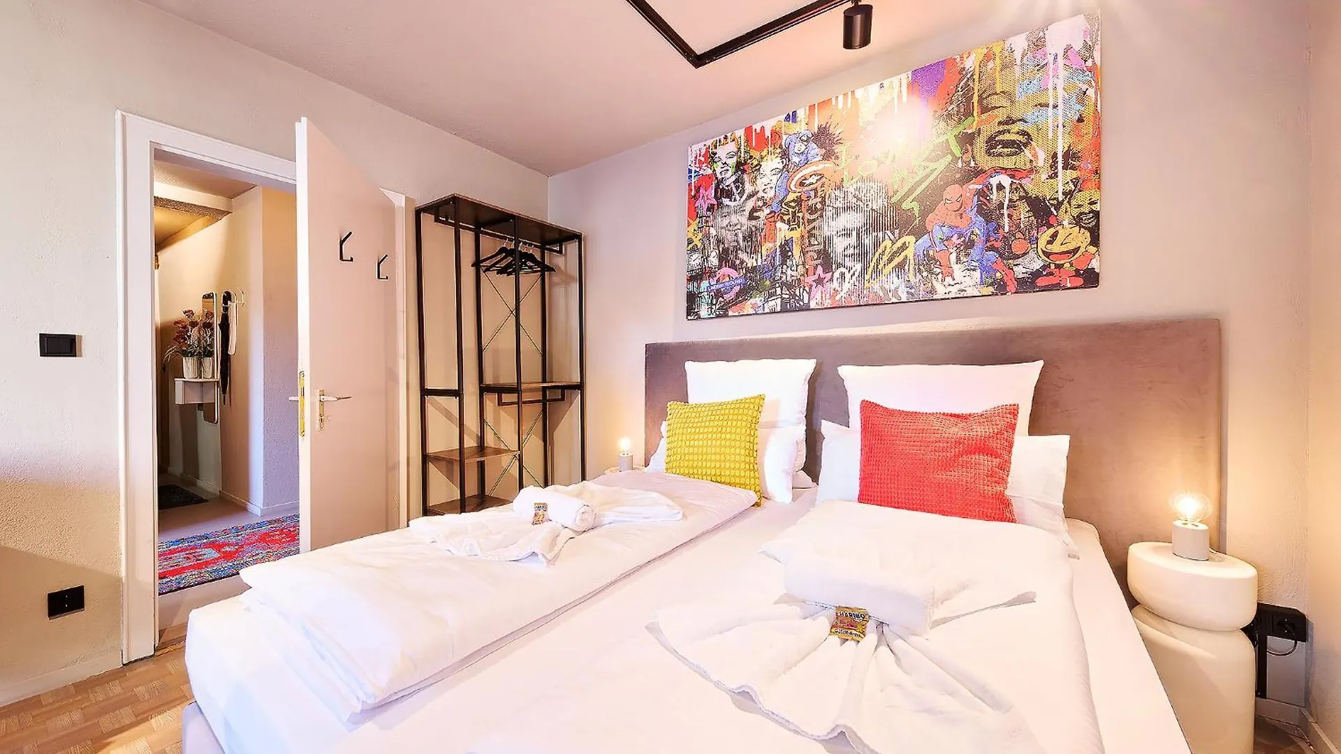 Ferienwohnung Xzllenz Kueche Bad S-Bahn Parken Smart-Tv Wellbeing Neunkirchen am Sand Apartment